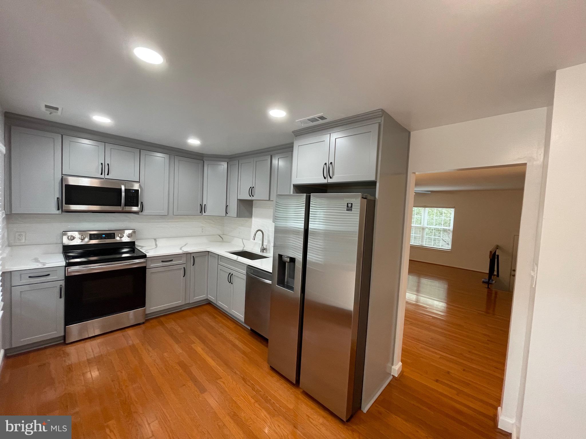 OAKWOOD COMMONS AT BURKE - Residential Lease