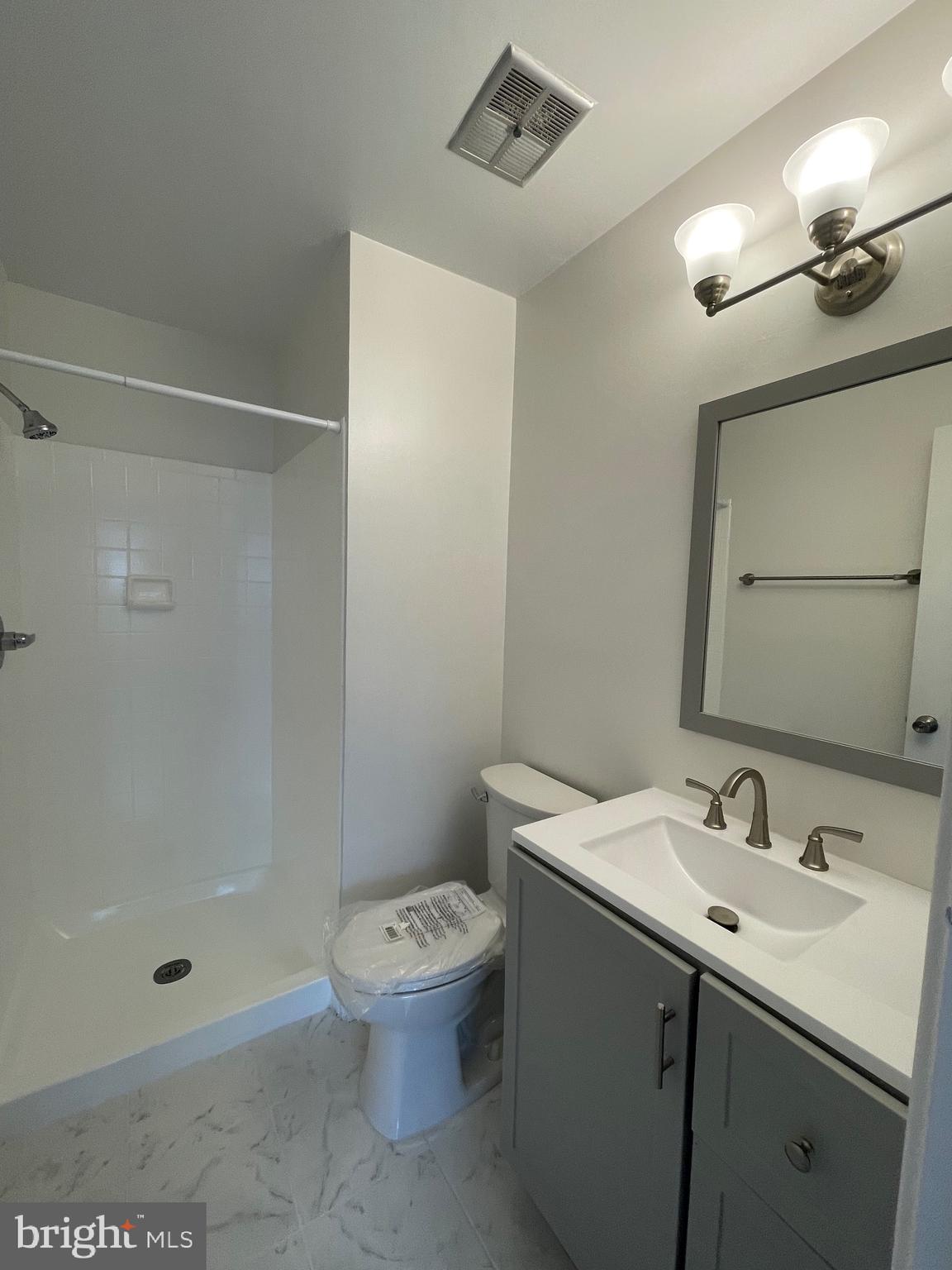 OAKWOOD COMMONS AT BURKE - Residential Lease