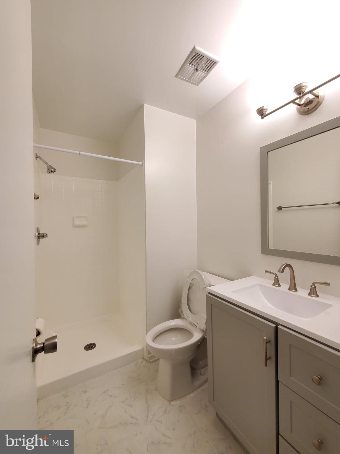 OAKWOOD COMMONS AT BURKE - Residential Lease