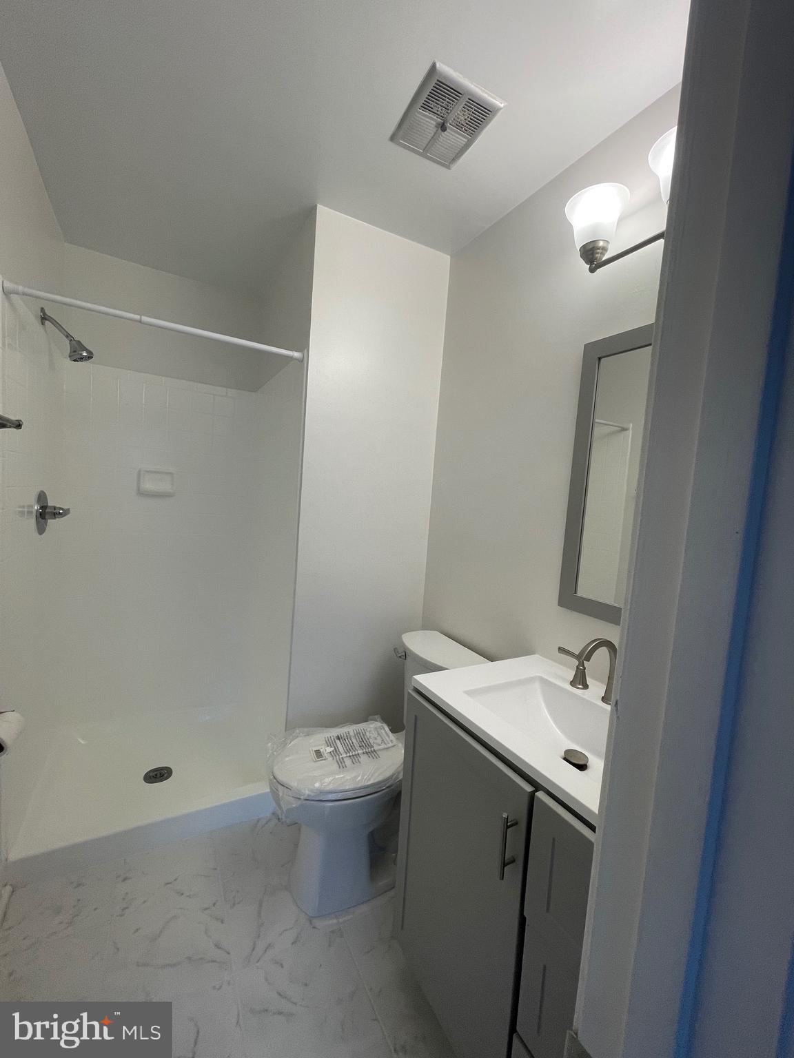 OAKWOOD COMMONS AT BURKE - Residential Lease