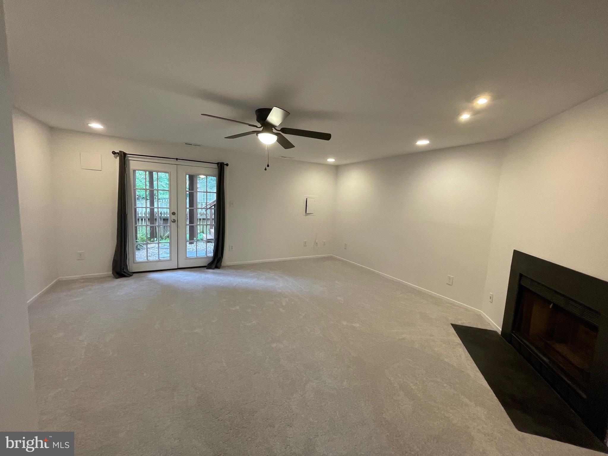 OAKWOOD COMMONS AT BURKE - Residential Lease