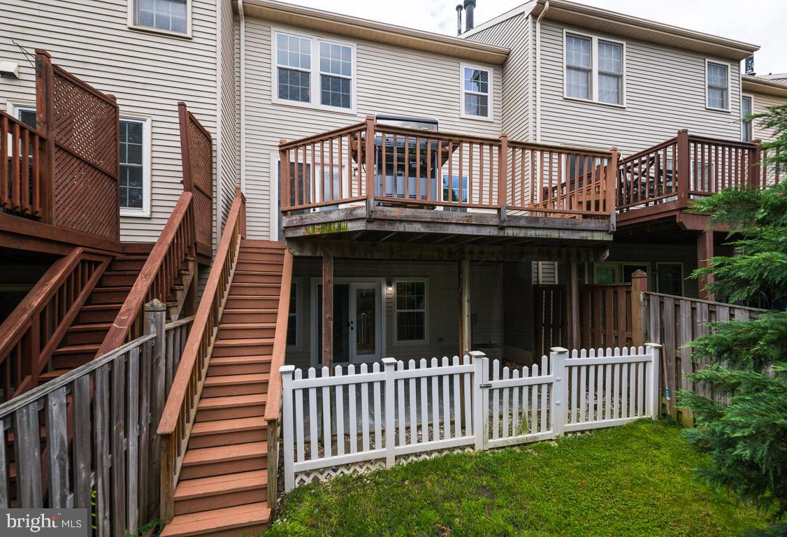 RUSSETT - Residential