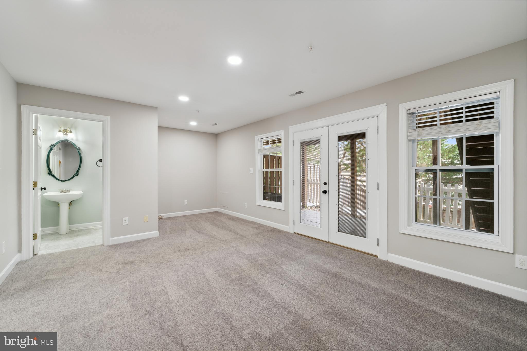 RUSSETT - Residential