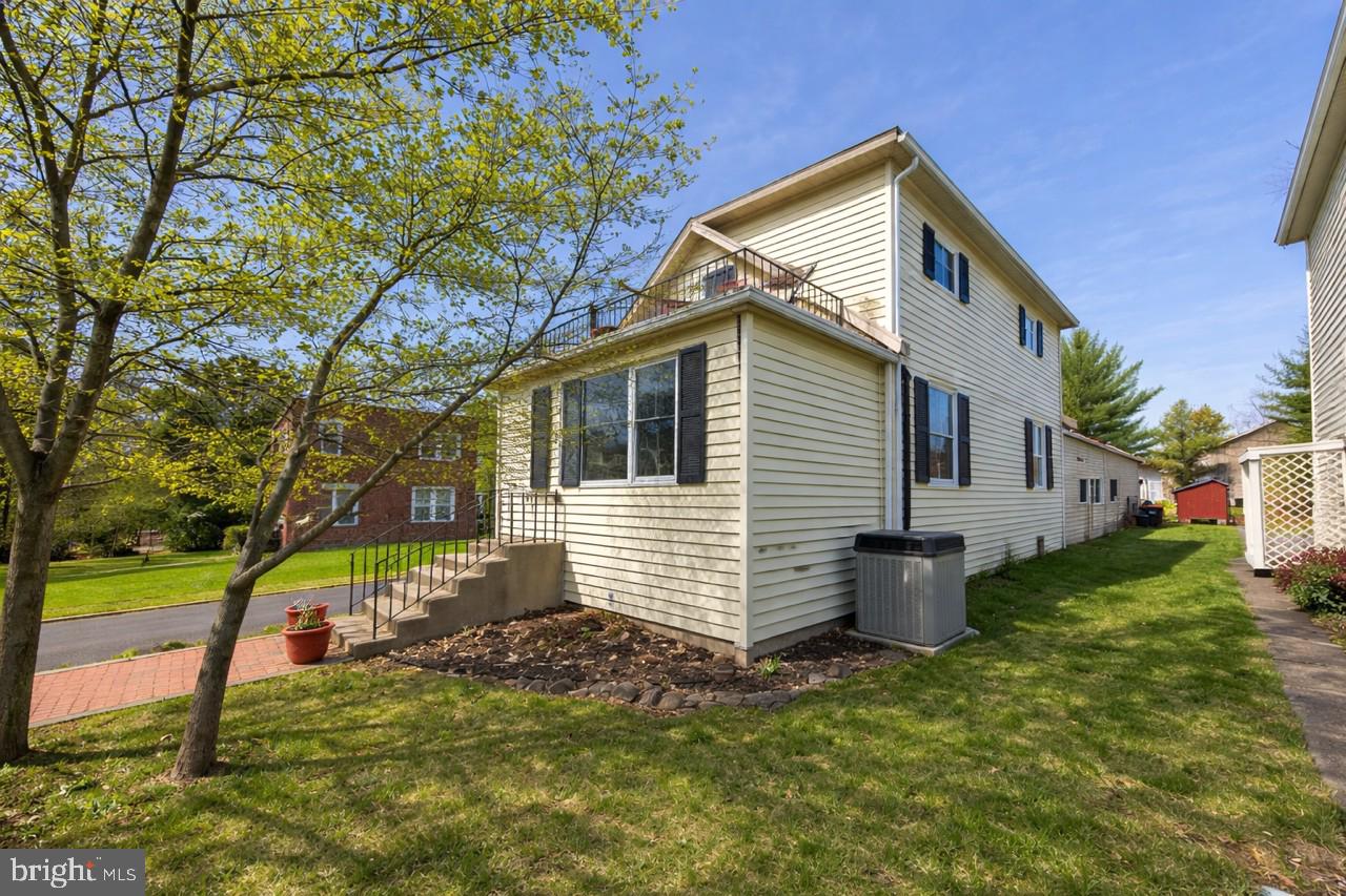 202 N WASHINGTON STREET