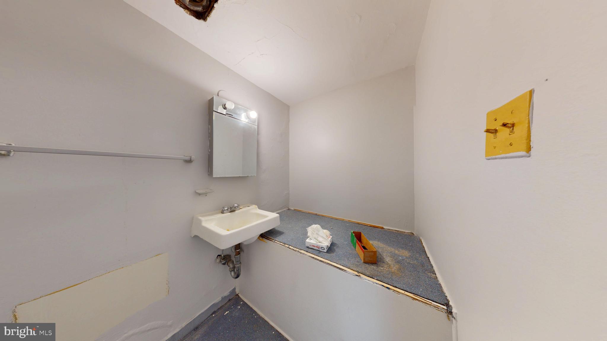 FORTY SIX HUNDRED - Residential