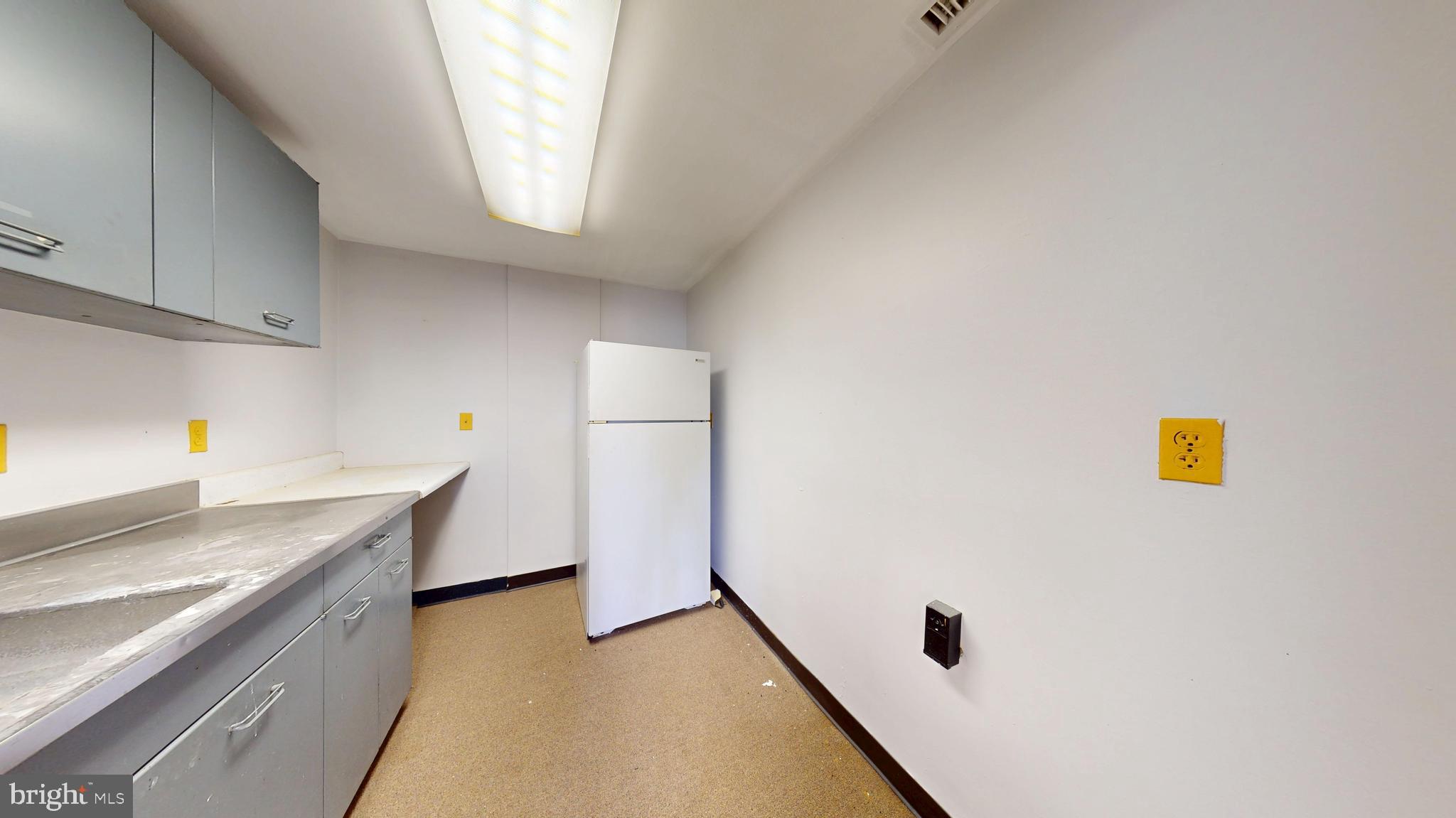 FORTY SIX HUNDRED - Residential