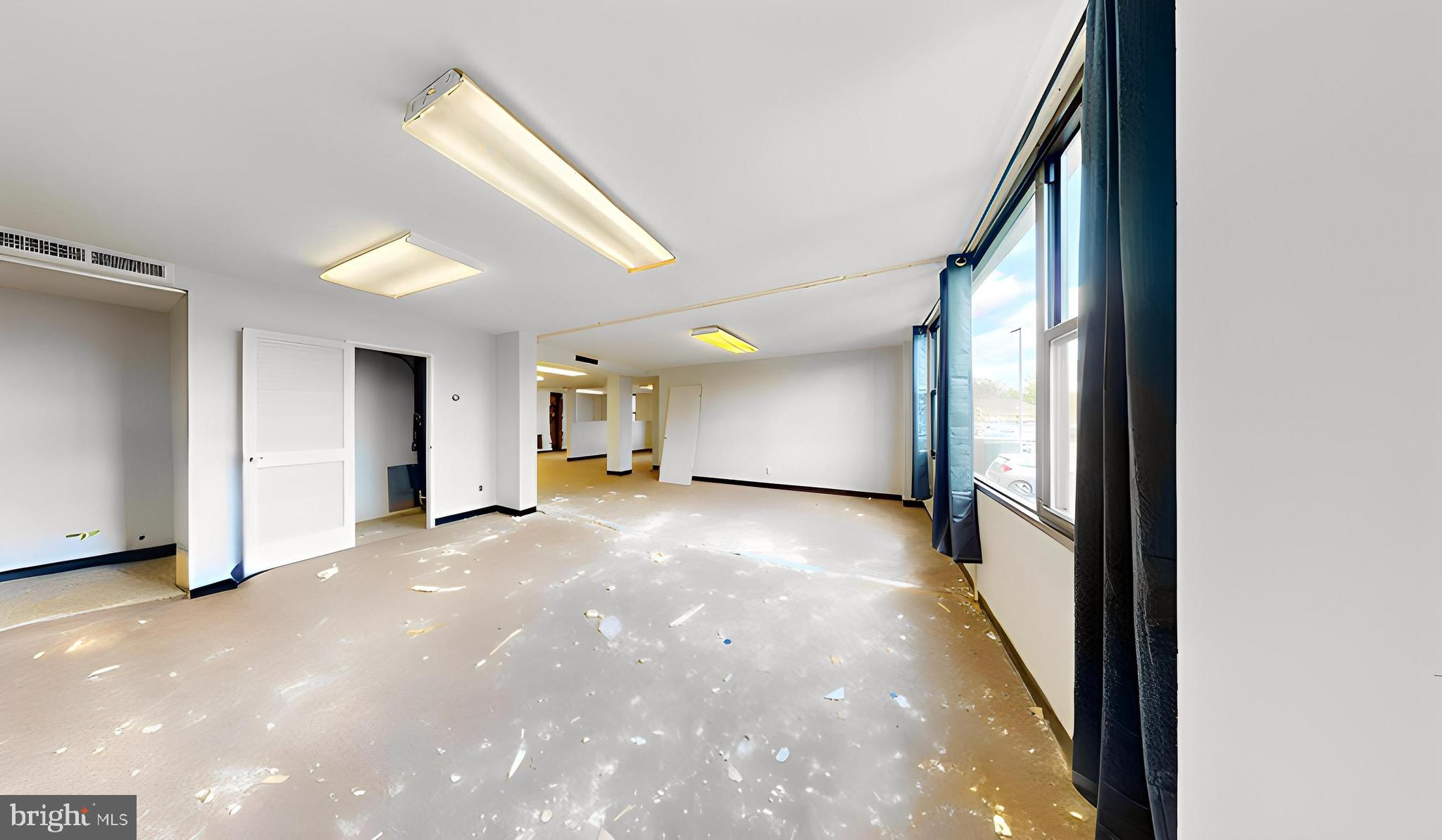 FORTY SIX HUNDRED - Residential