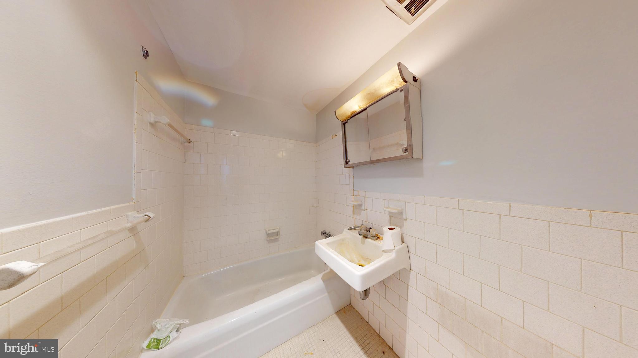 FORTY SIX HUNDRED - Residential