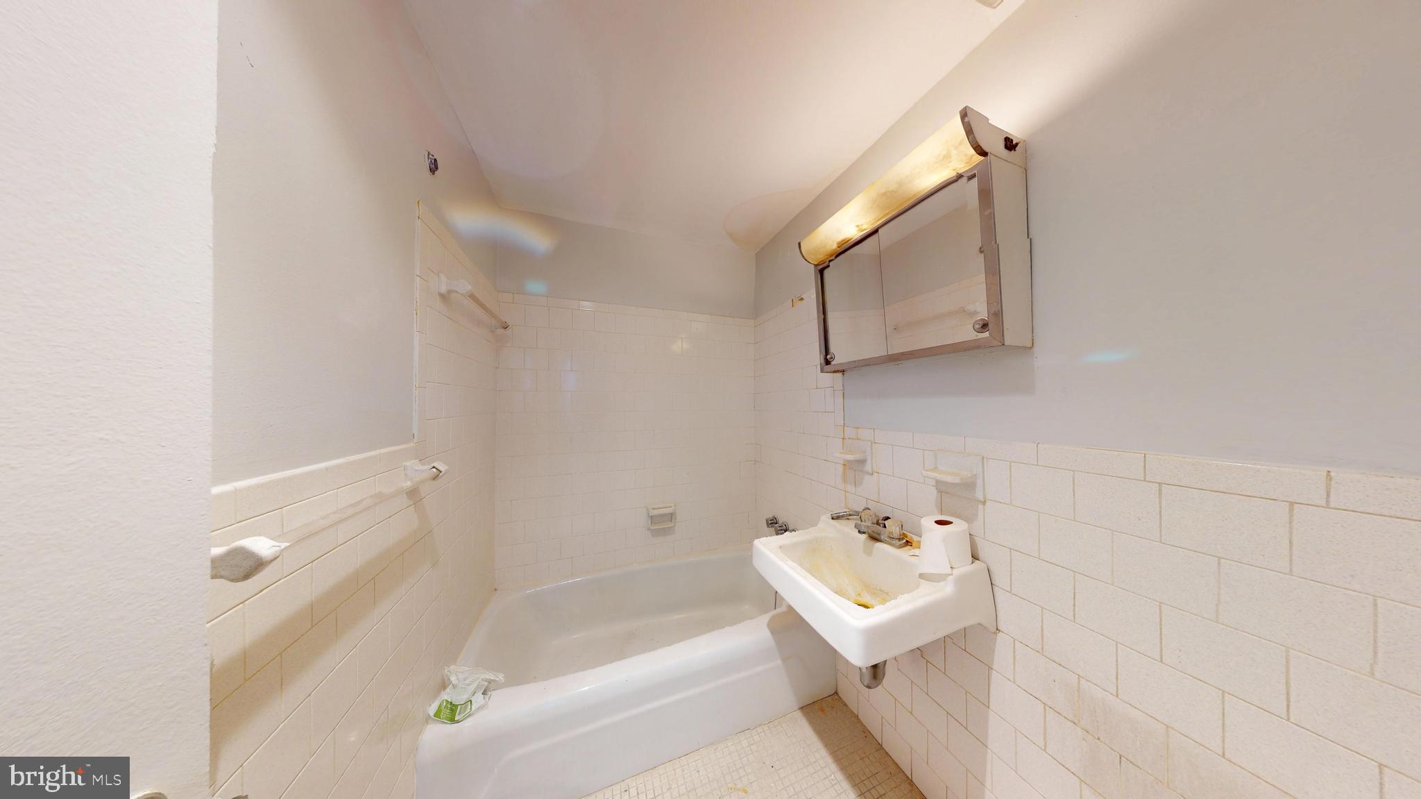 FORTY SIX HUNDRED - Residential