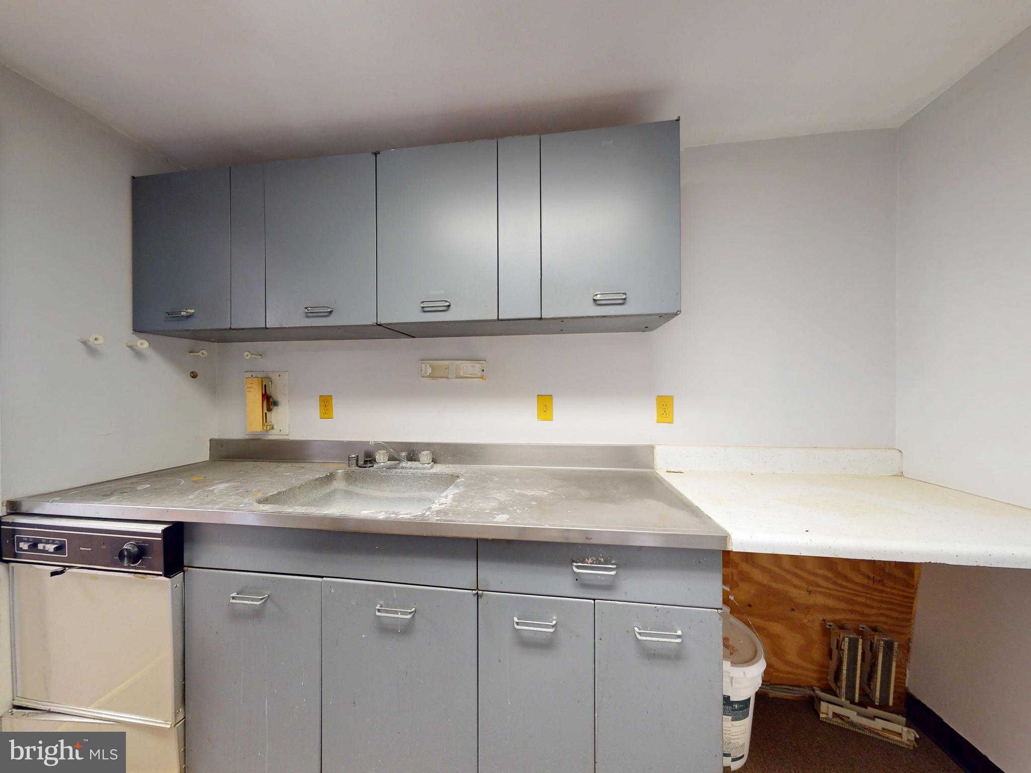 FORTY SIX HUNDRED - Residential