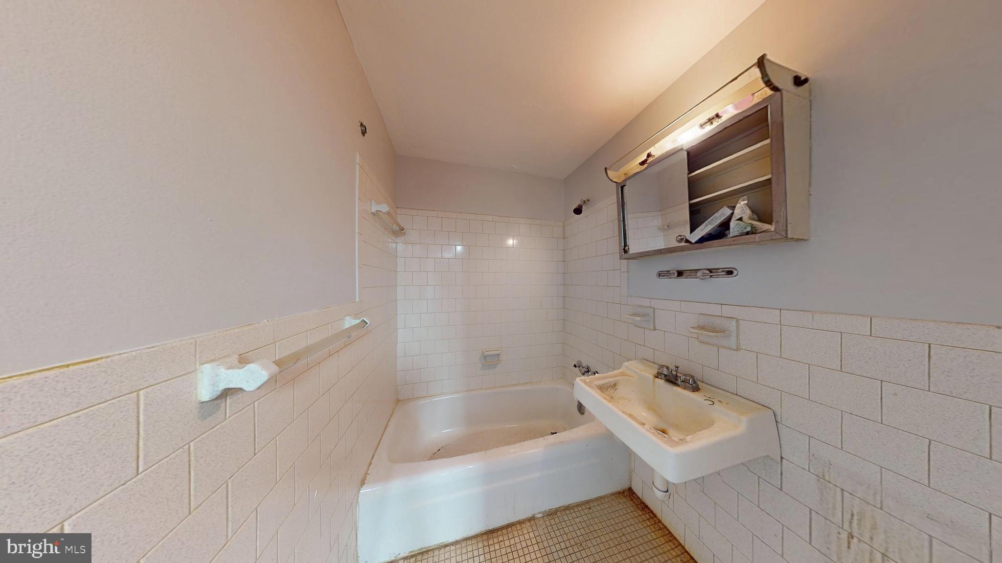 FORTY SIX HUNDRED - Residential