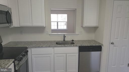 7 SADDLE RIDGE COURT