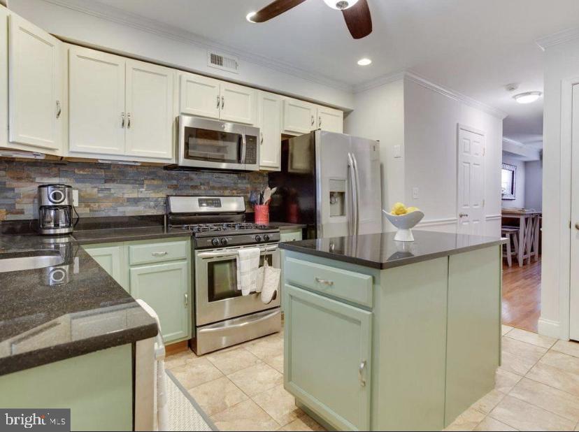 LOCUST POINT - Residential Lease