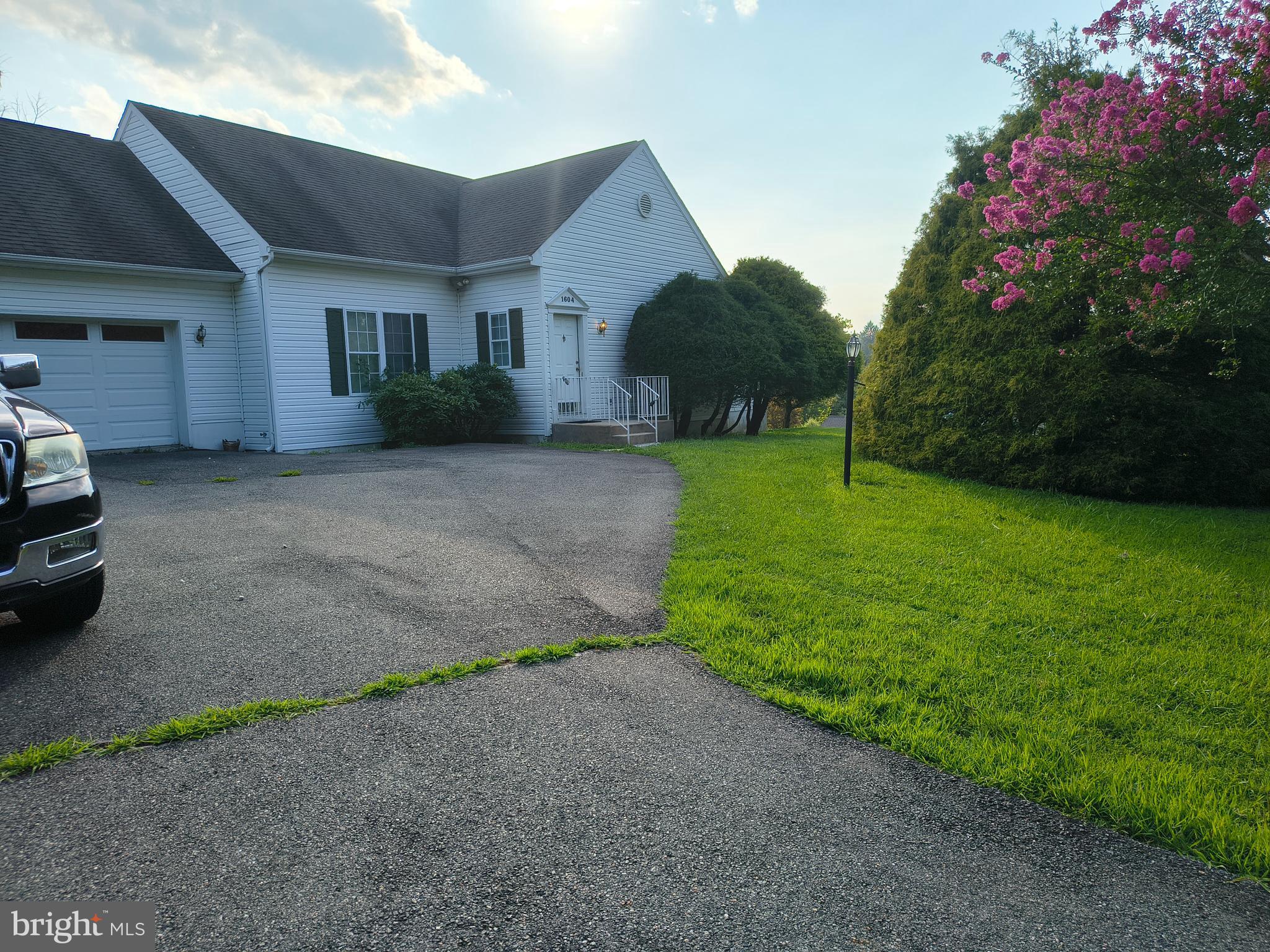1604 S TOLLGATE ROAD