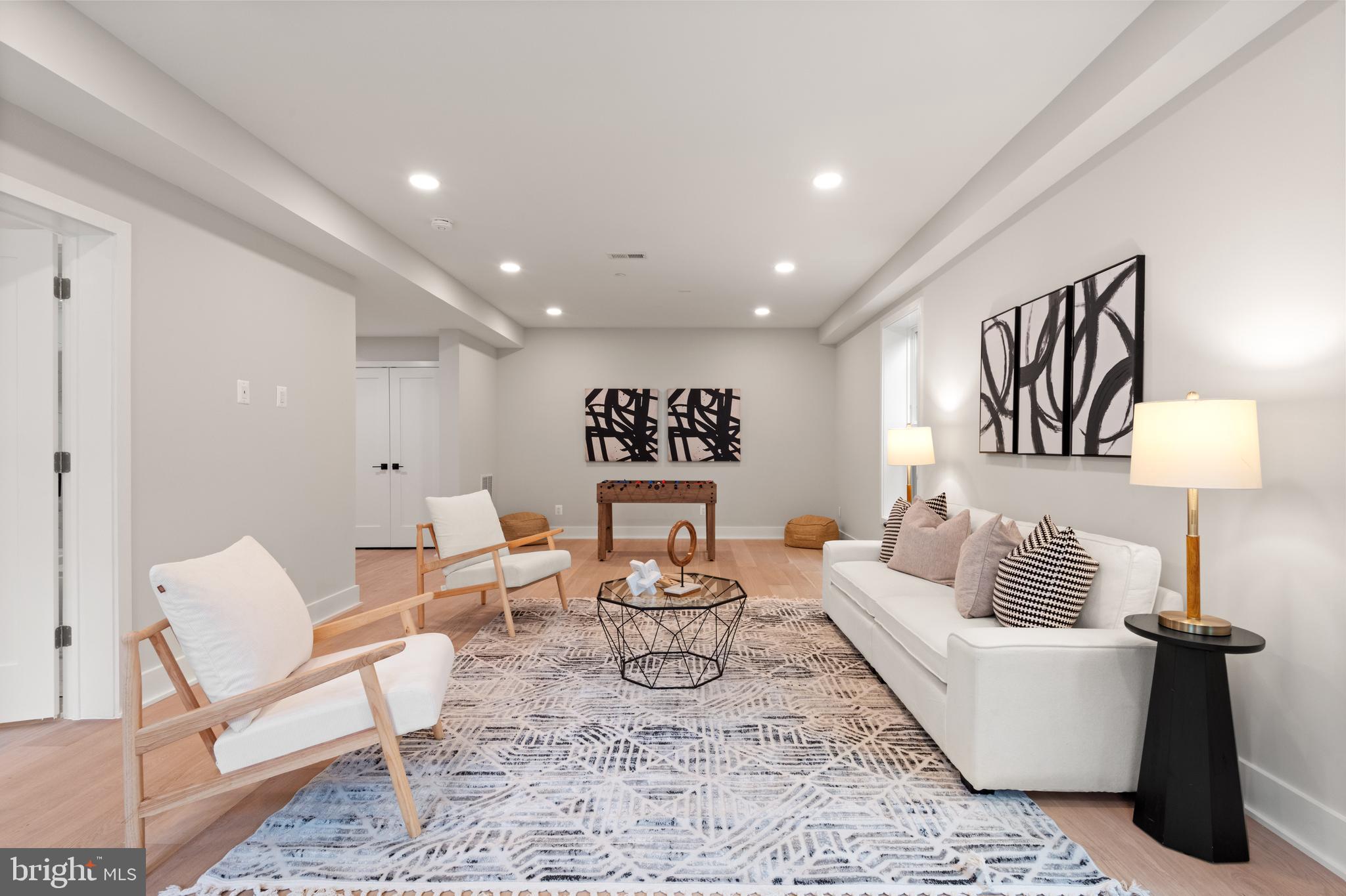 CHEVY CHASE - Residential