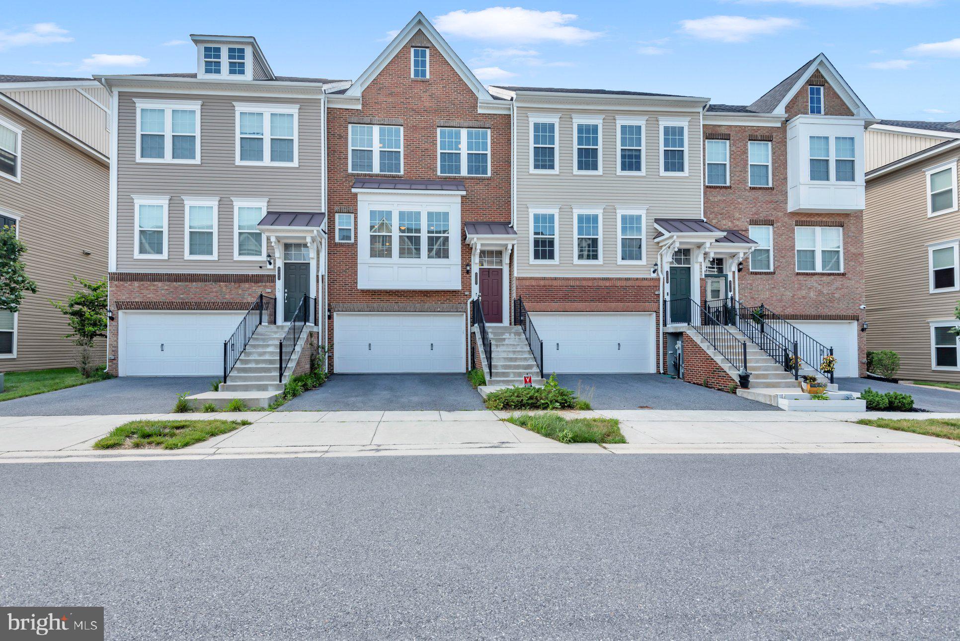 8321 MEADOWOOD DRIVE