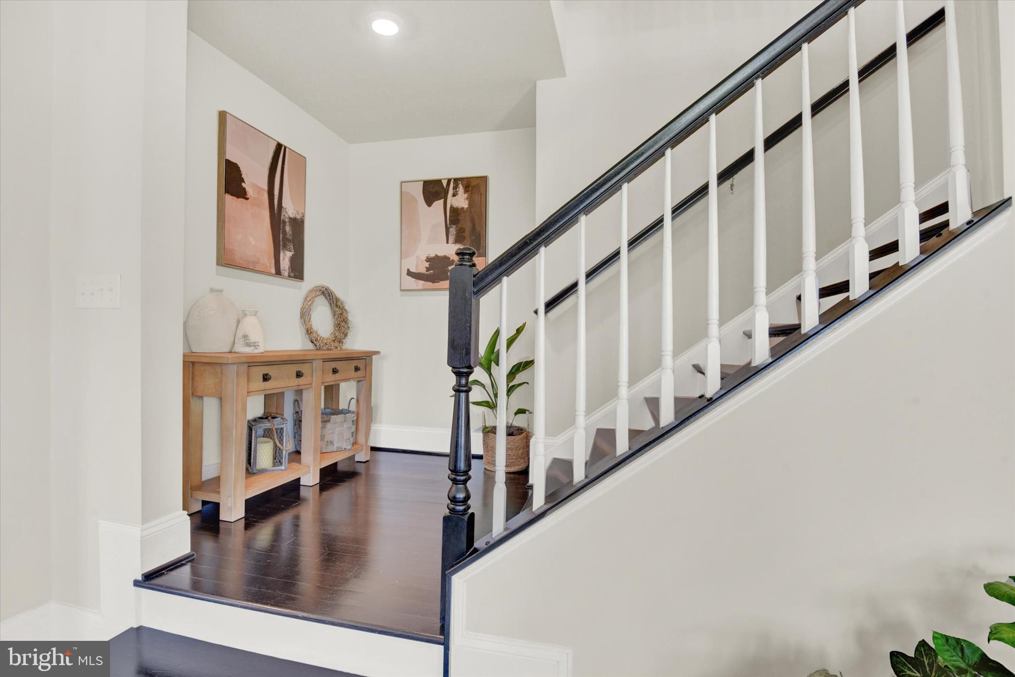 STONEGATE - Residential