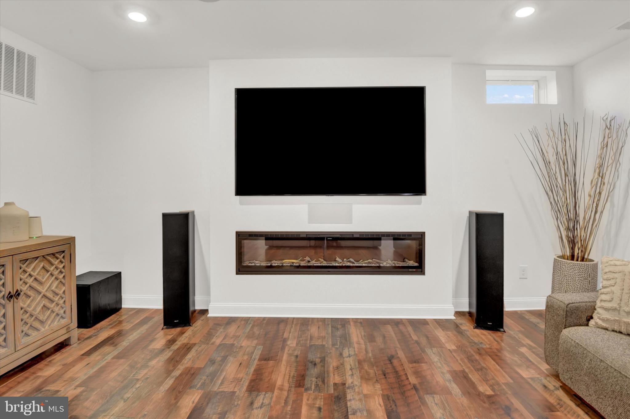 STONEGATE - Residential