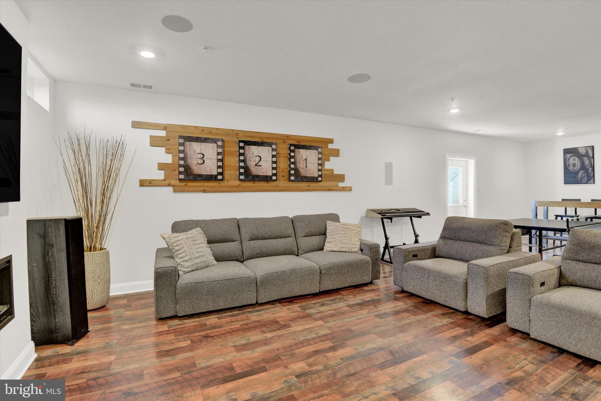 STONEGATE - Residential