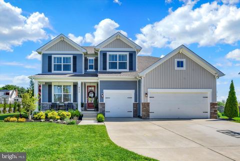 Photo of 822 Redwood Drive, WESTMINSTER, MD 21157 (MLS # MDCR2034330)