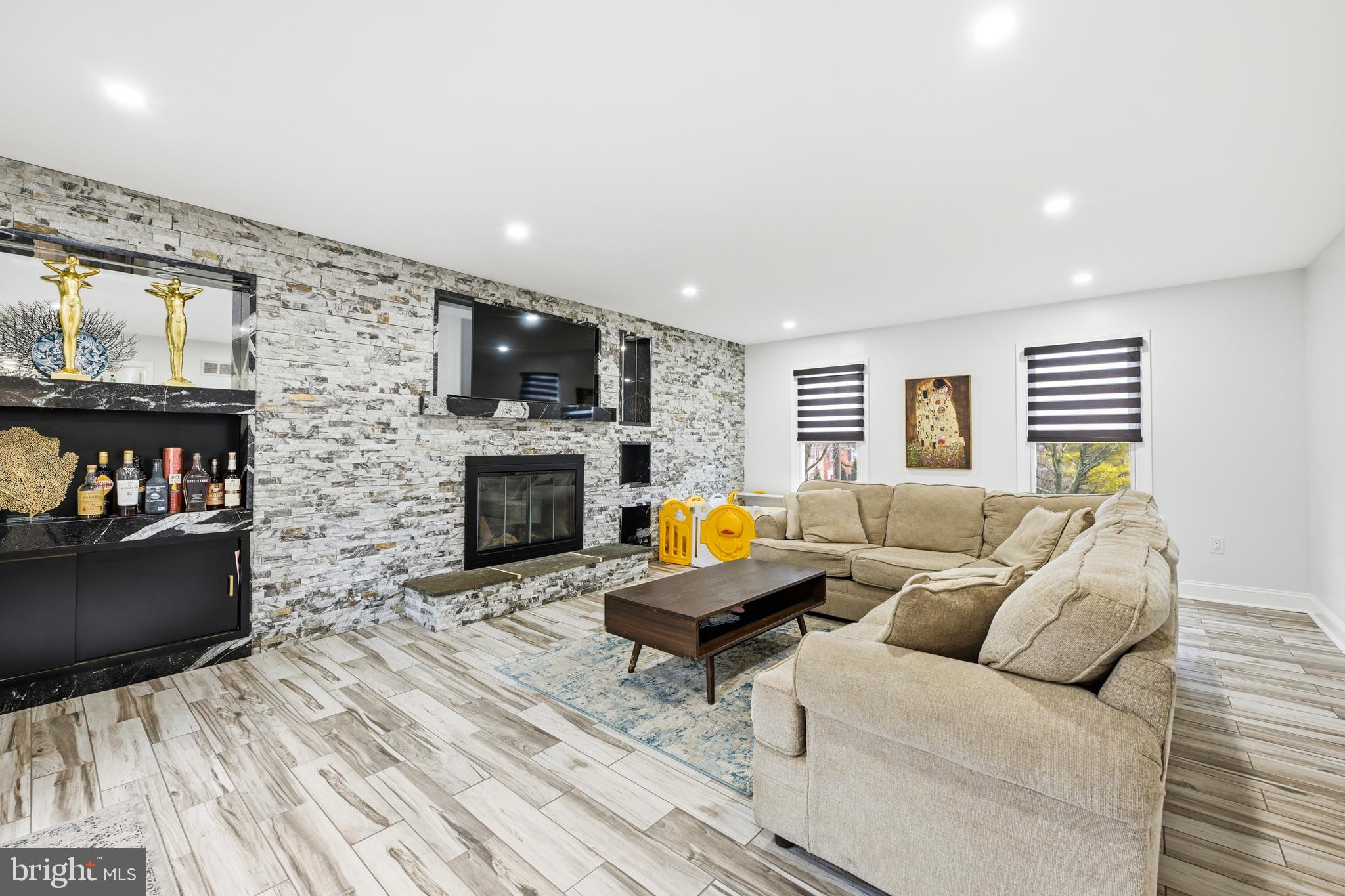 SUNNYSIDE FARMS - Residential