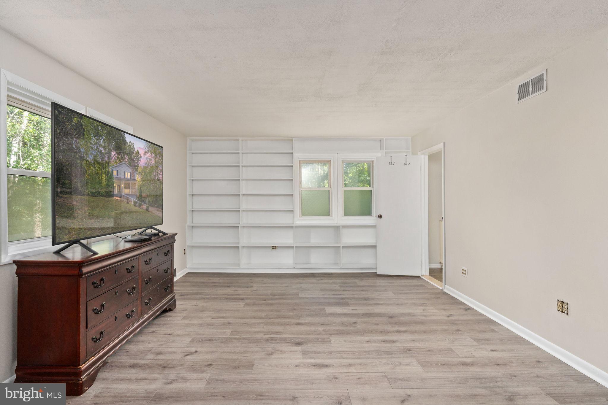 LIVINGSTON - Residential