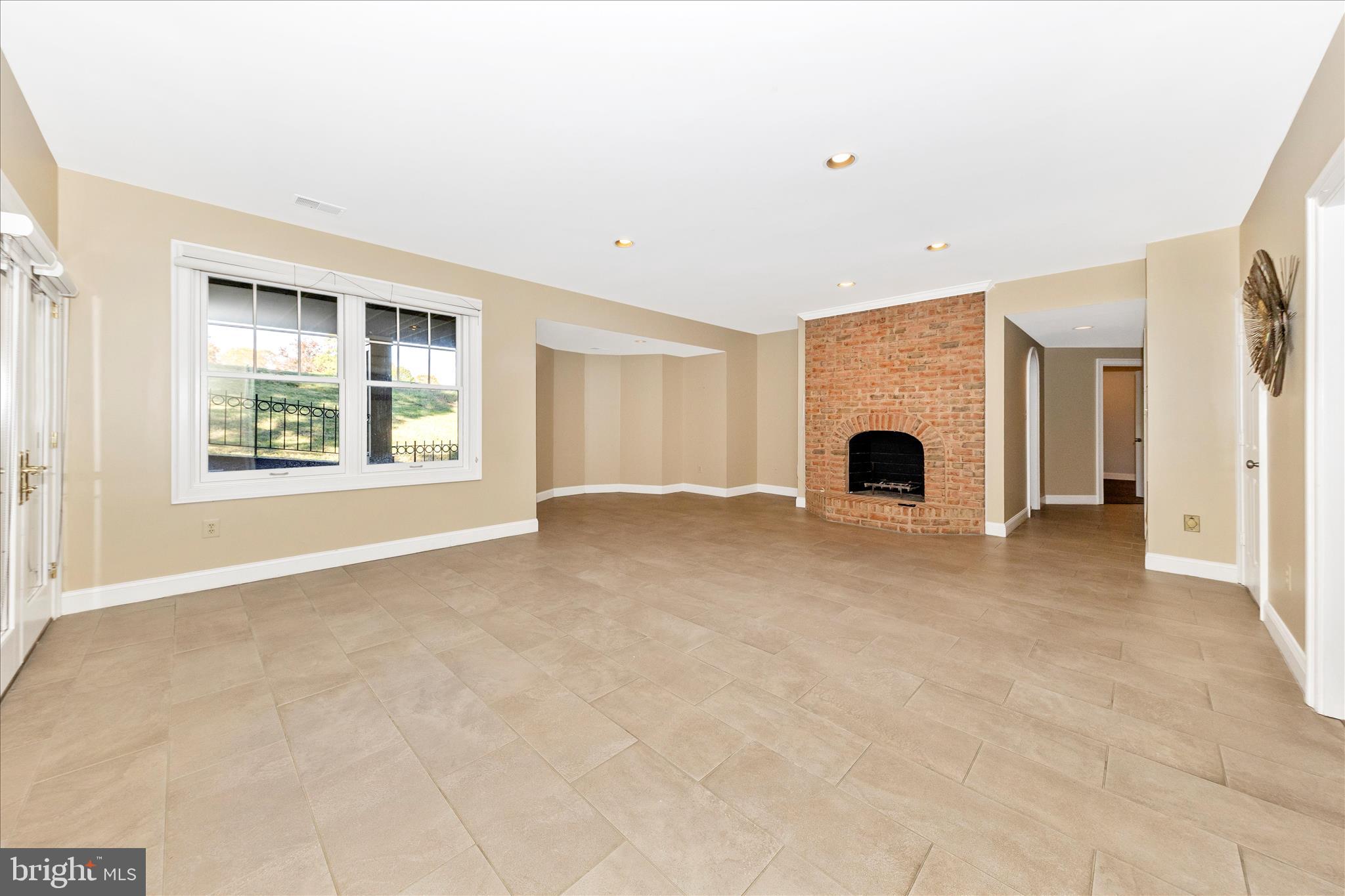 AVENEL - Residential Lease