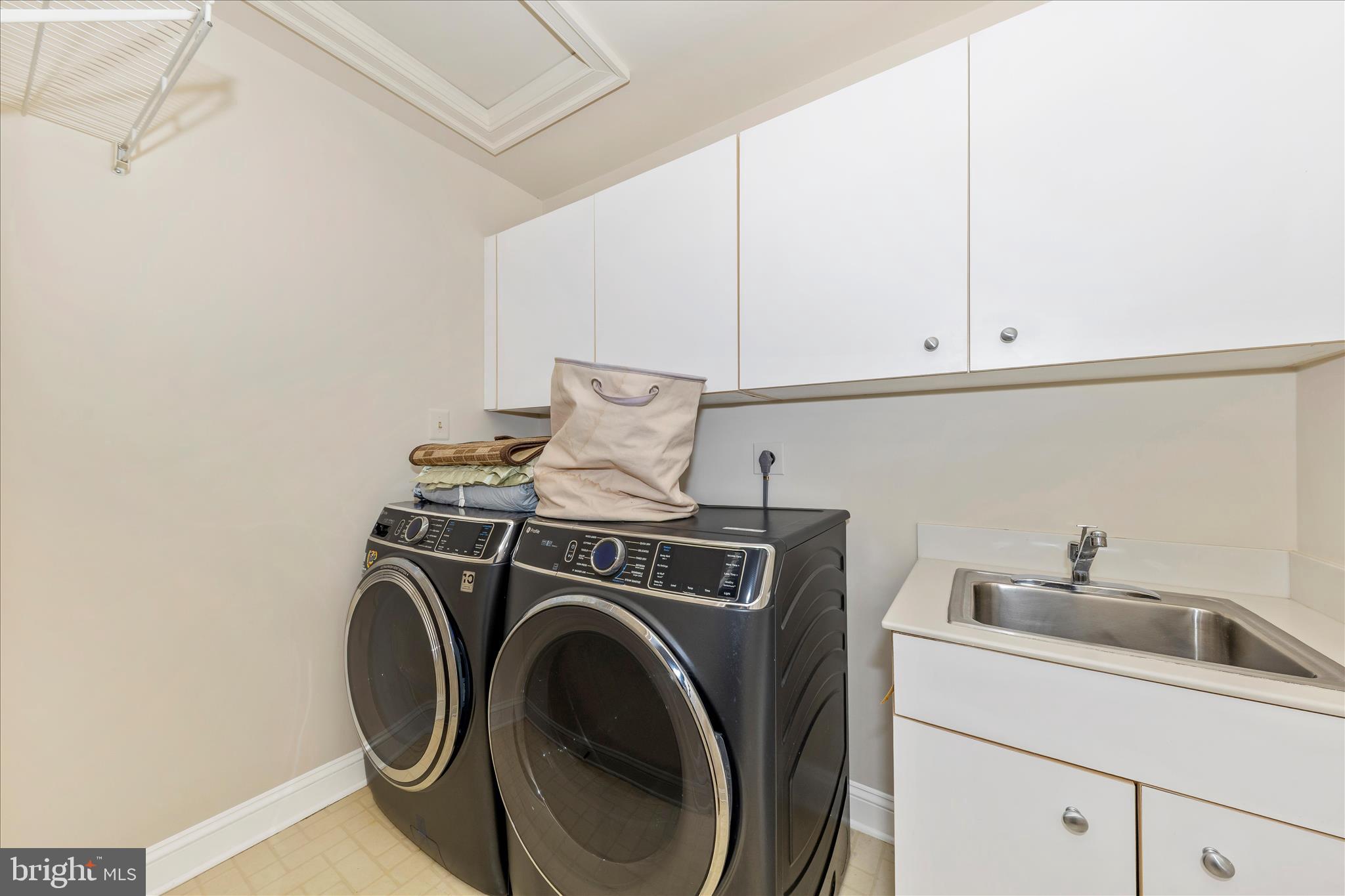 AVENEL - Residential Lease