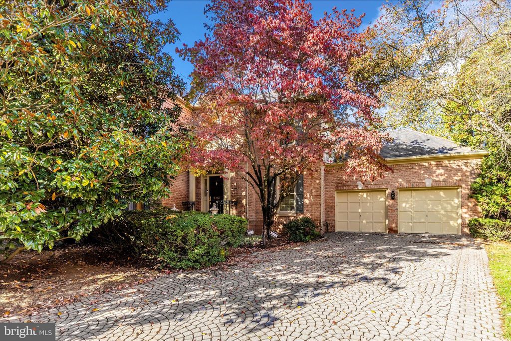 Photo of 9723 Beman Woods Way, ROCKVILLE, MD 20854 (MLS # MDMC2205880)