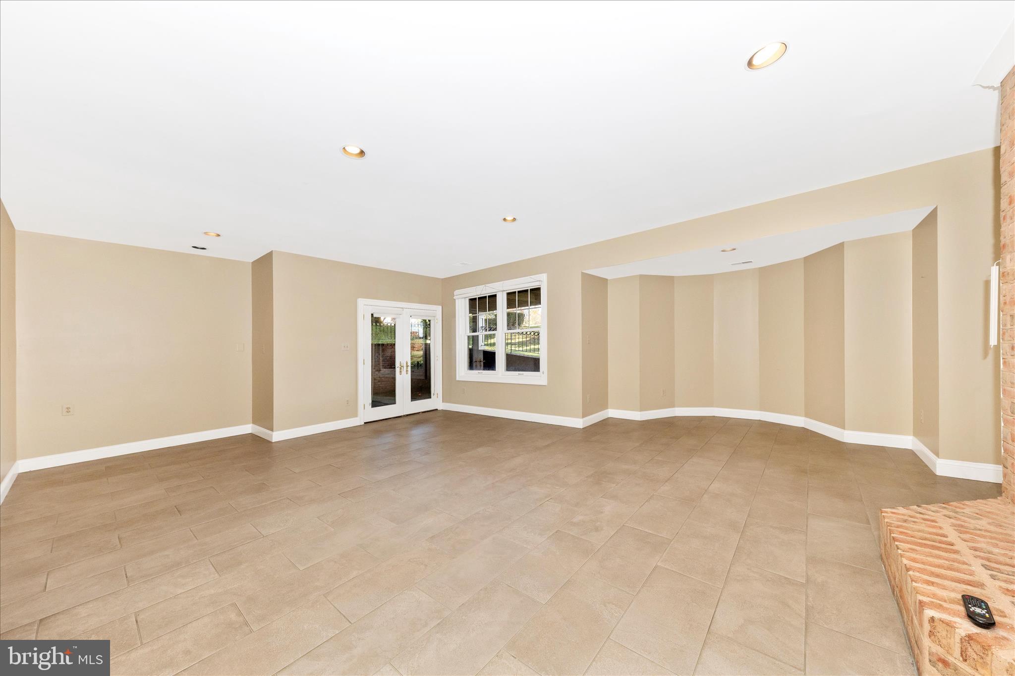 AVENEL - Residential Lease