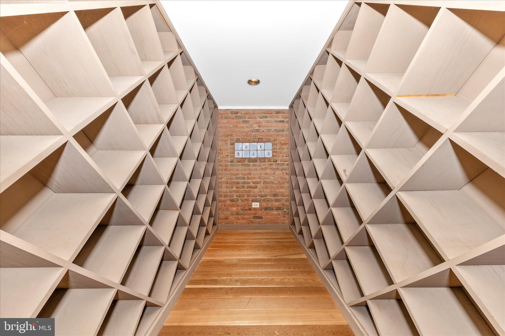 AVENEL - Residential Lease