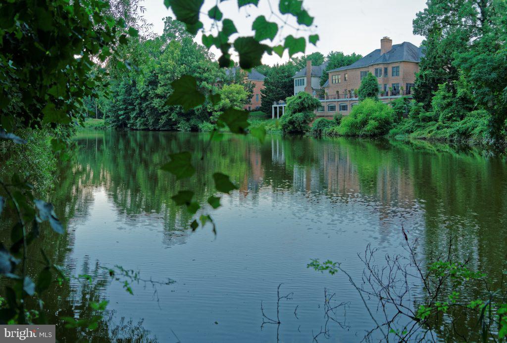 AVENEL - Residential Lease