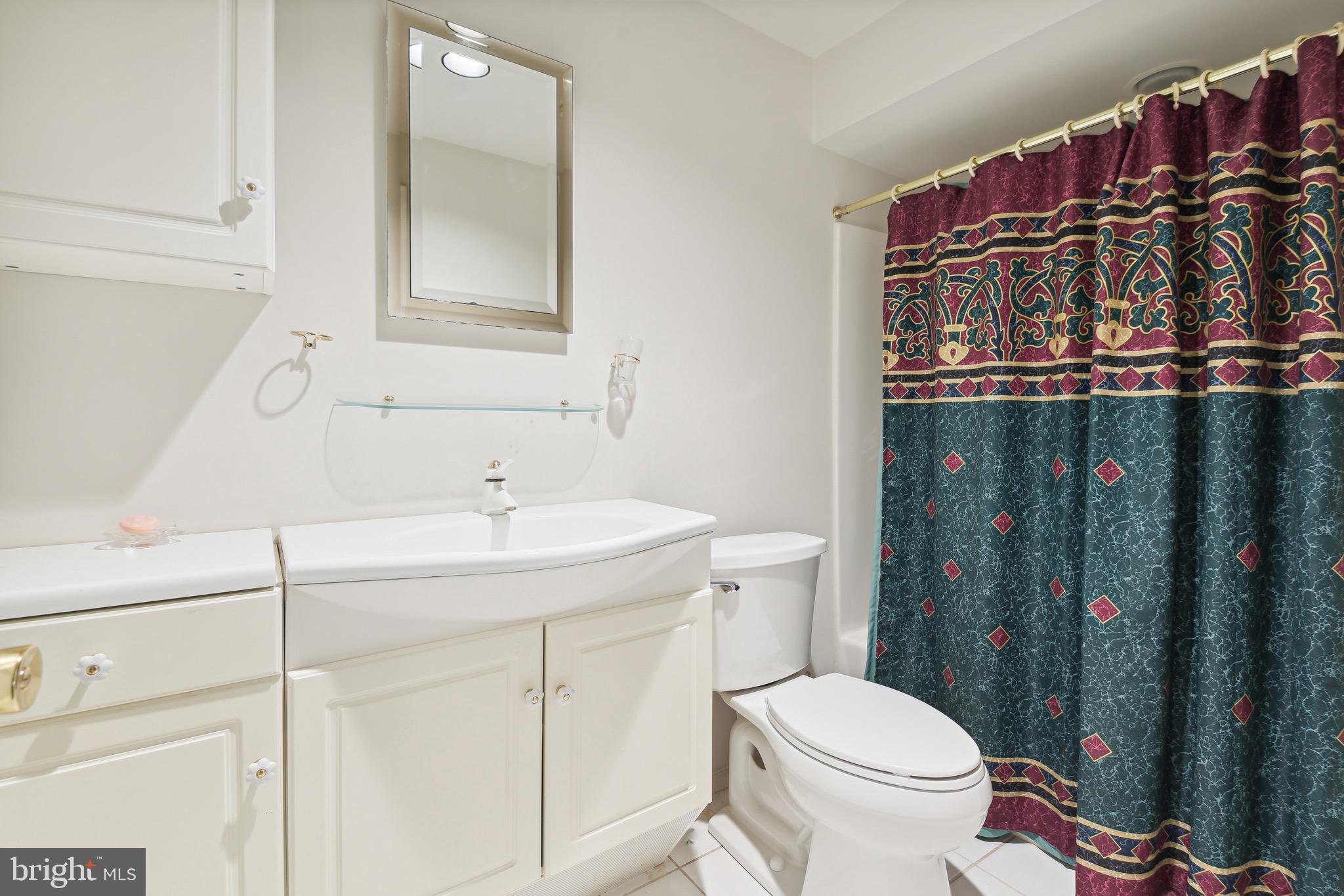 HUNTING HILLS WOODS - Residential