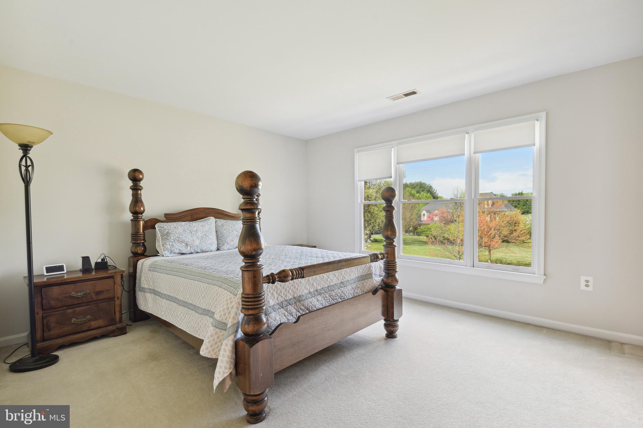 HUNTING HILLS WOODS - Residential