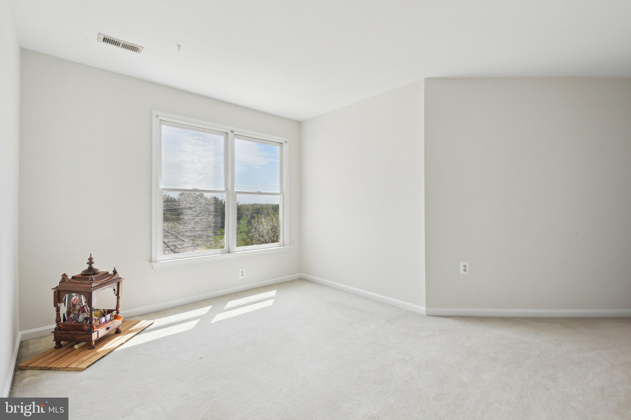 HUNTING HILLS WOODS - Residential