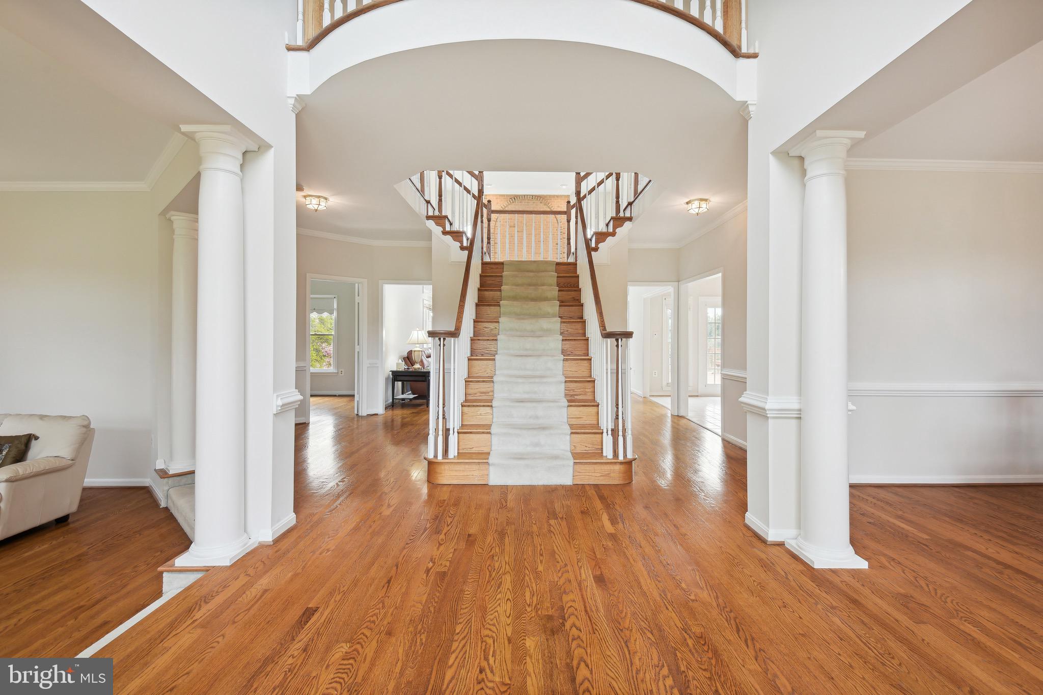 HUNTING HILLS WOODS - Residential