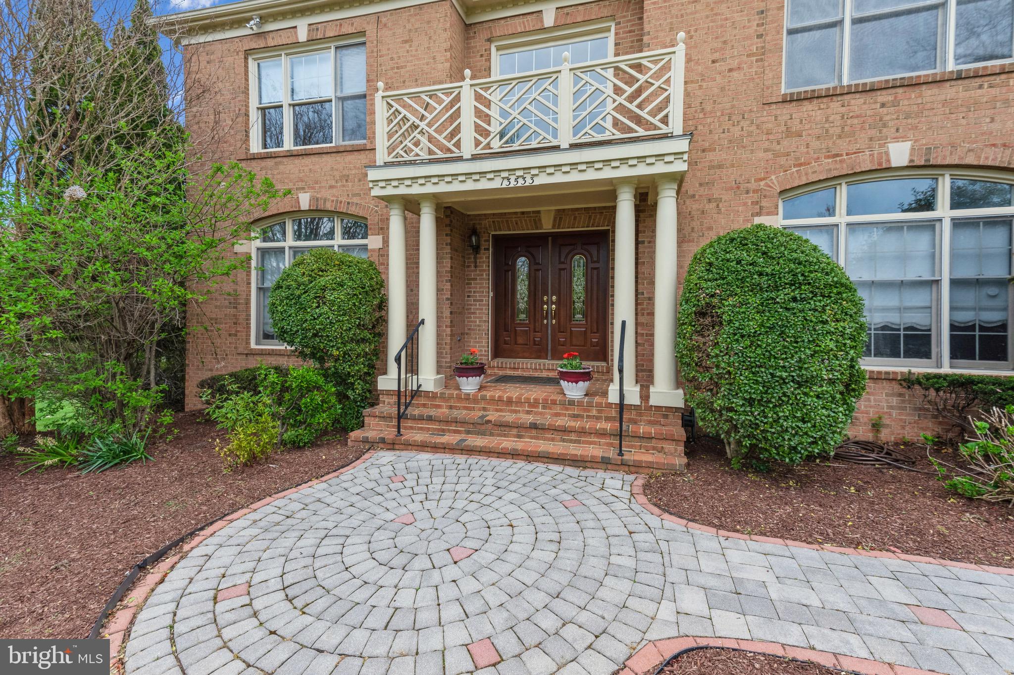 HUNTING HILLS WOODS - Residential