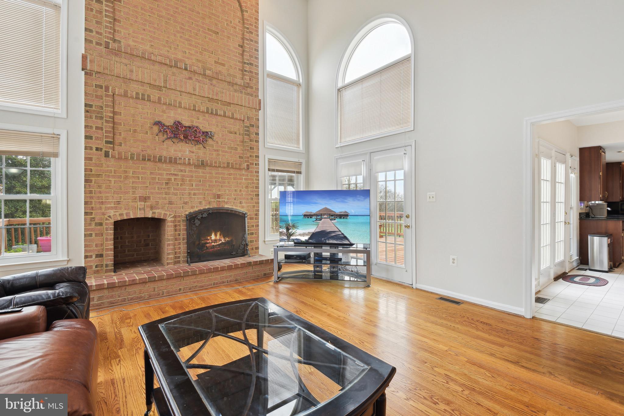 HUNTING HILLS WOODS - Residential