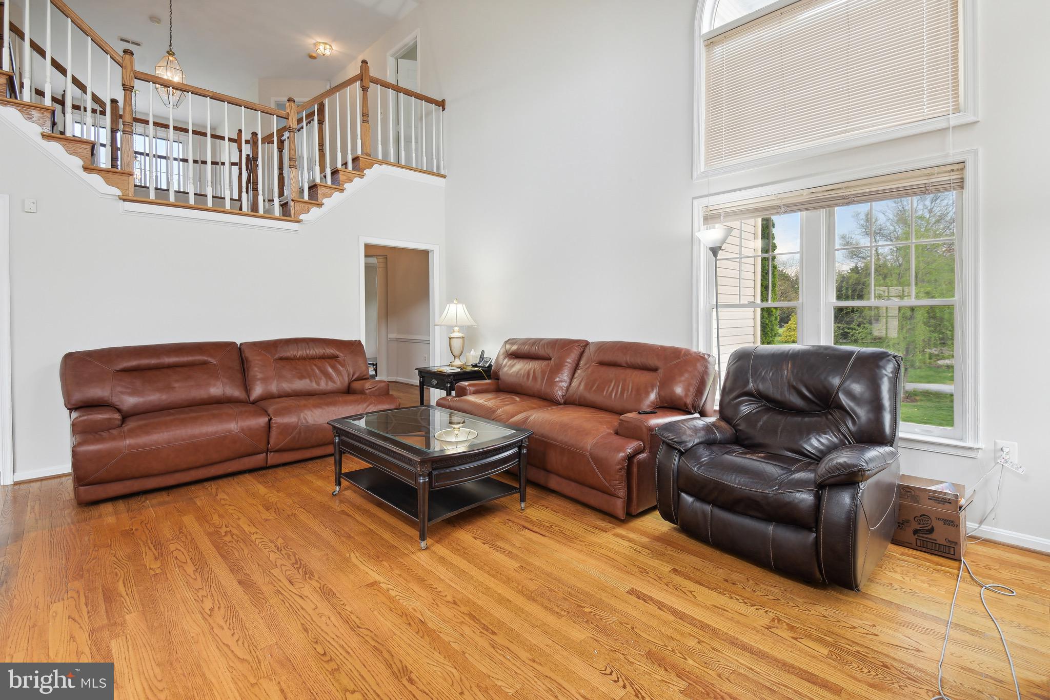 HUNTING HILLS WOODS - Residential