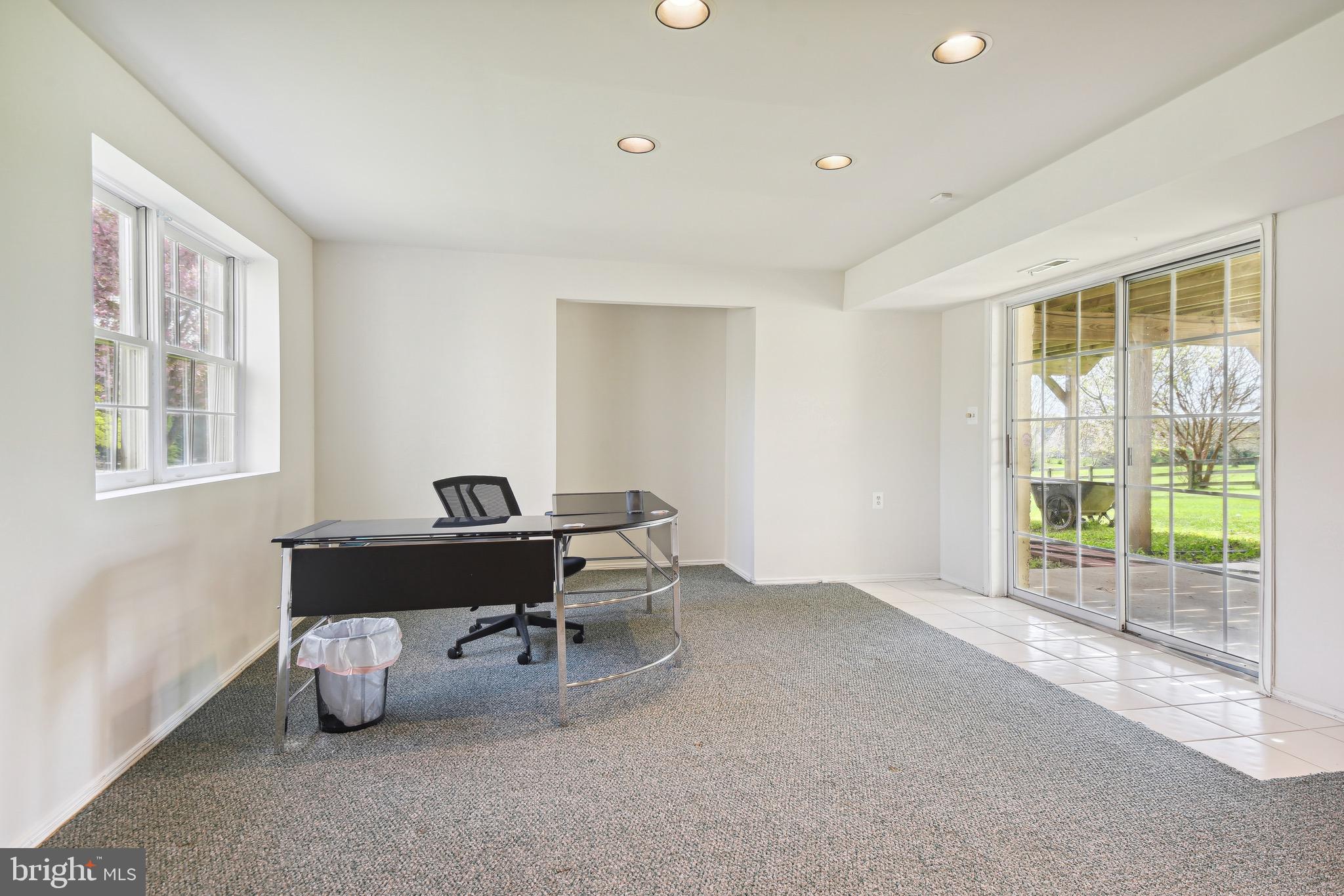 HUNTING HILLS WOODS - Residential