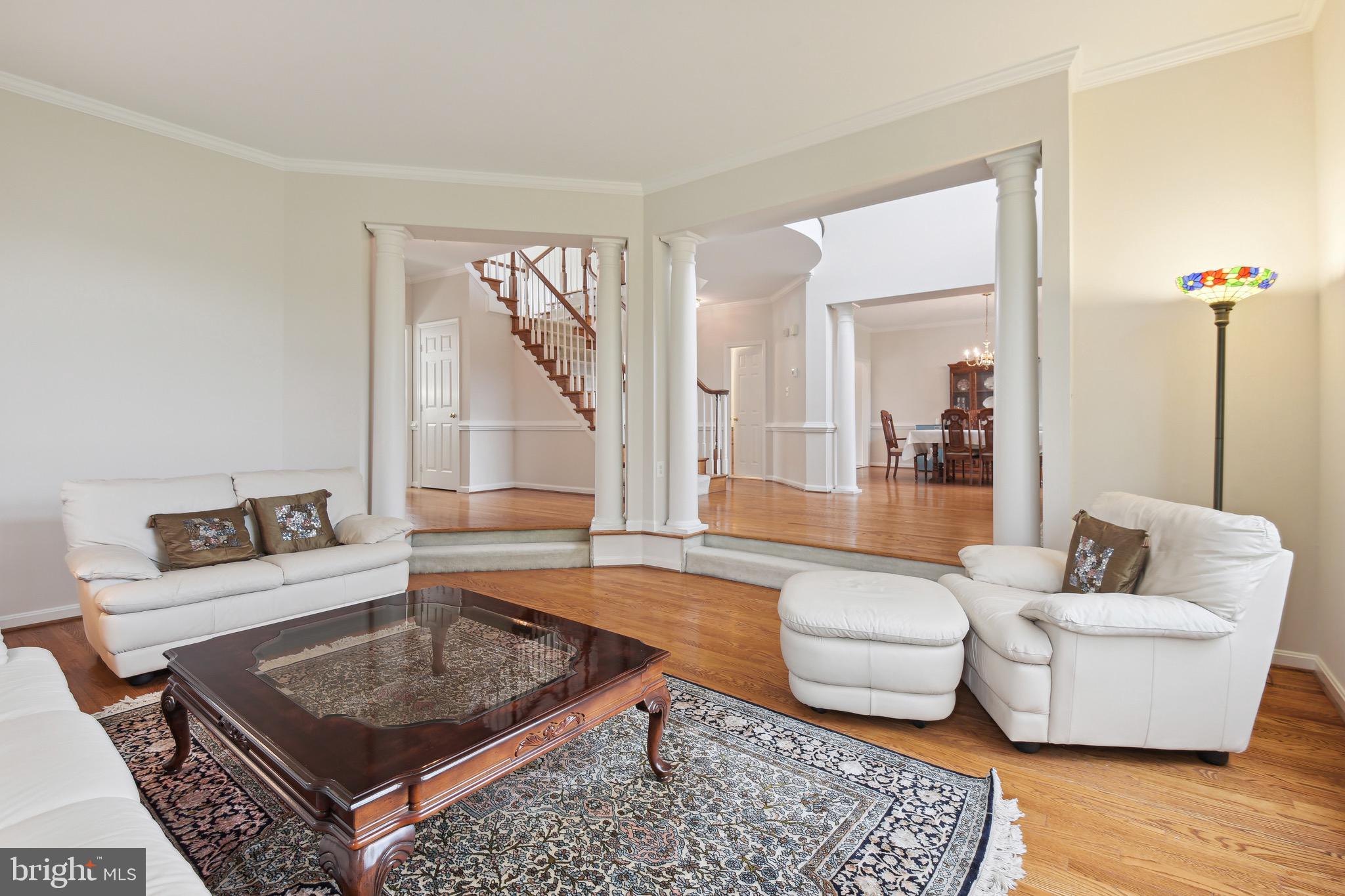 HUNTING HILLS WOODS - Residential