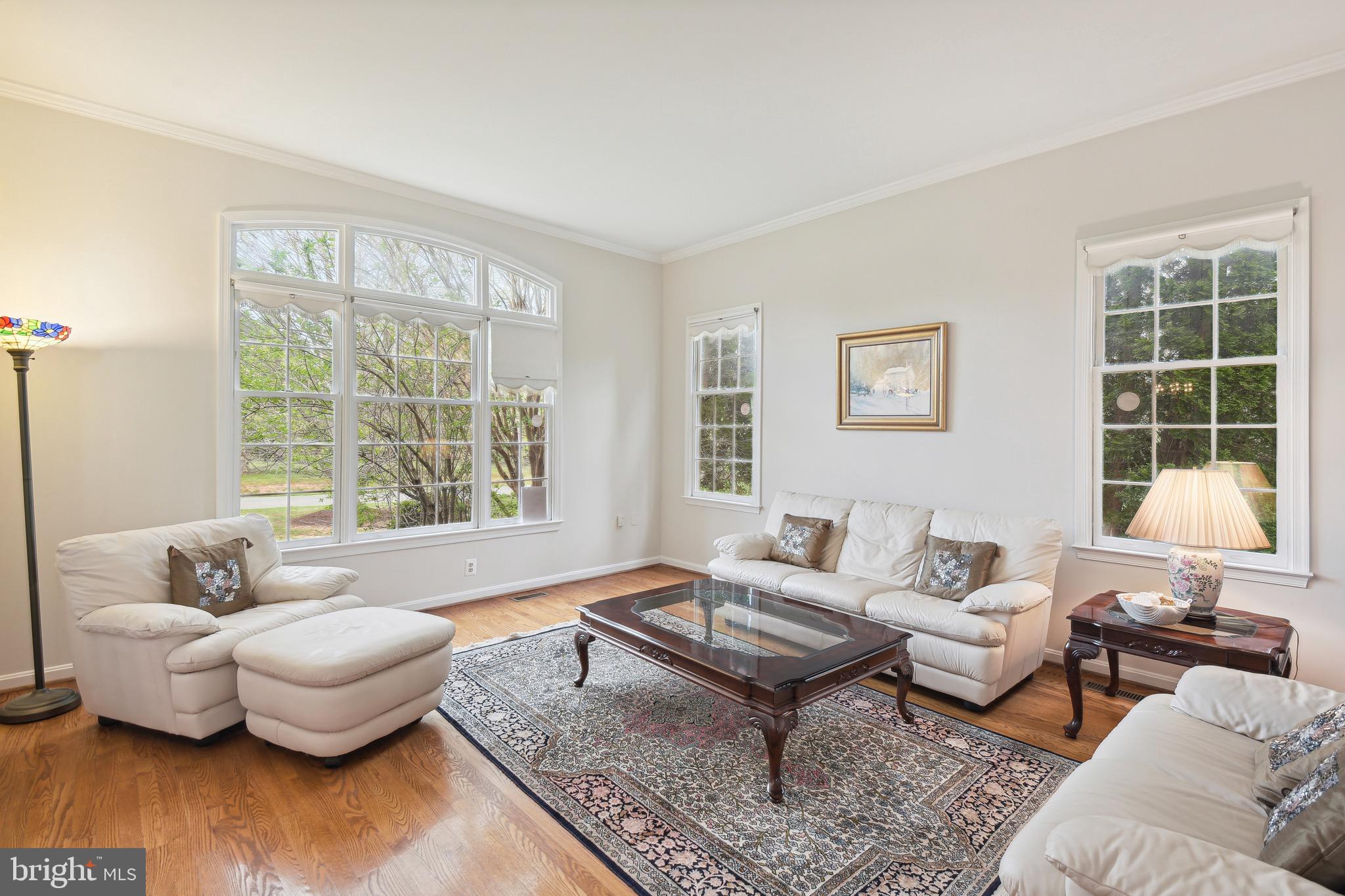 HUNTING HILLS WOODS - Residential