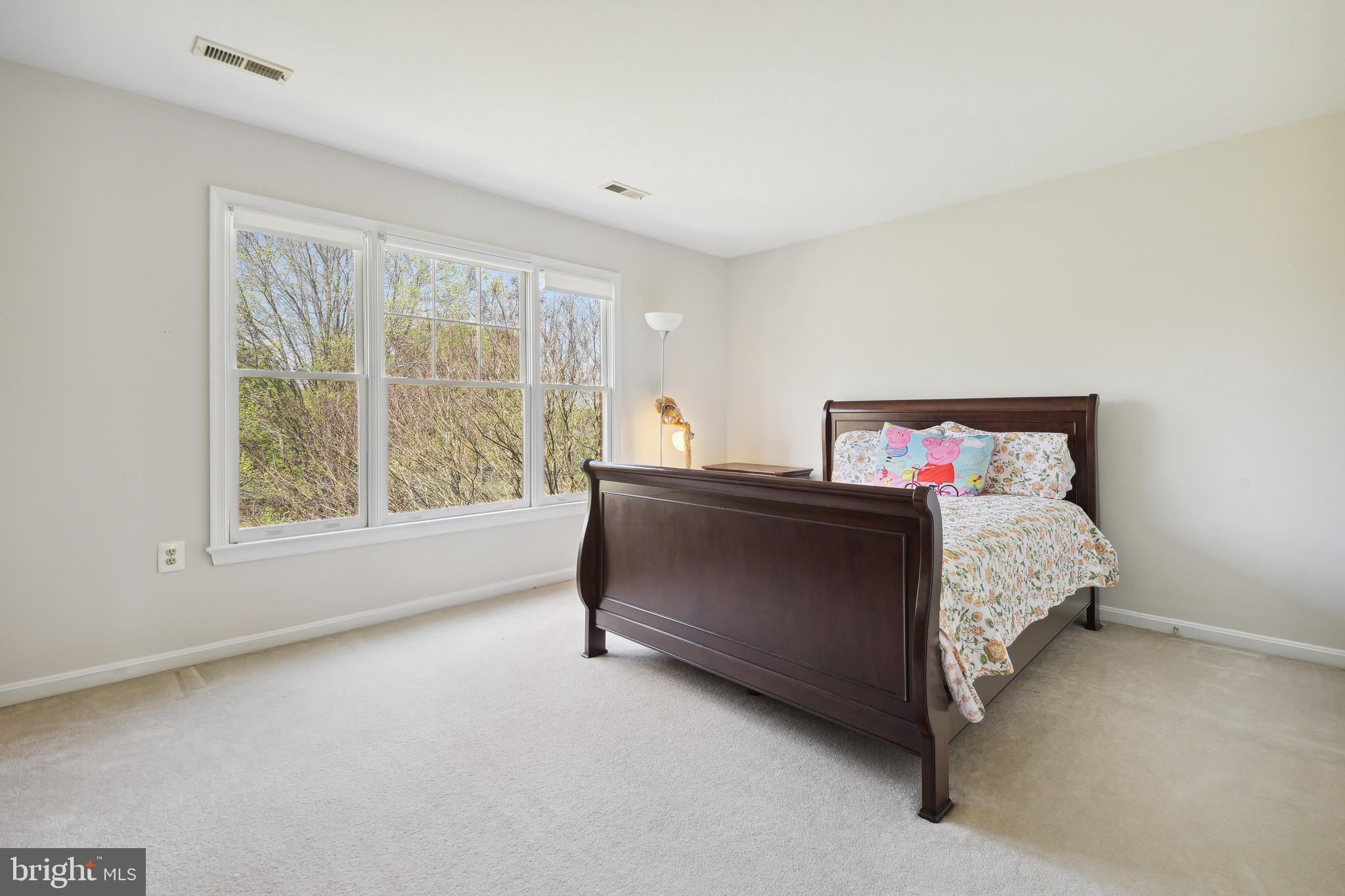 HUNTING HILLS WOODS - Residential