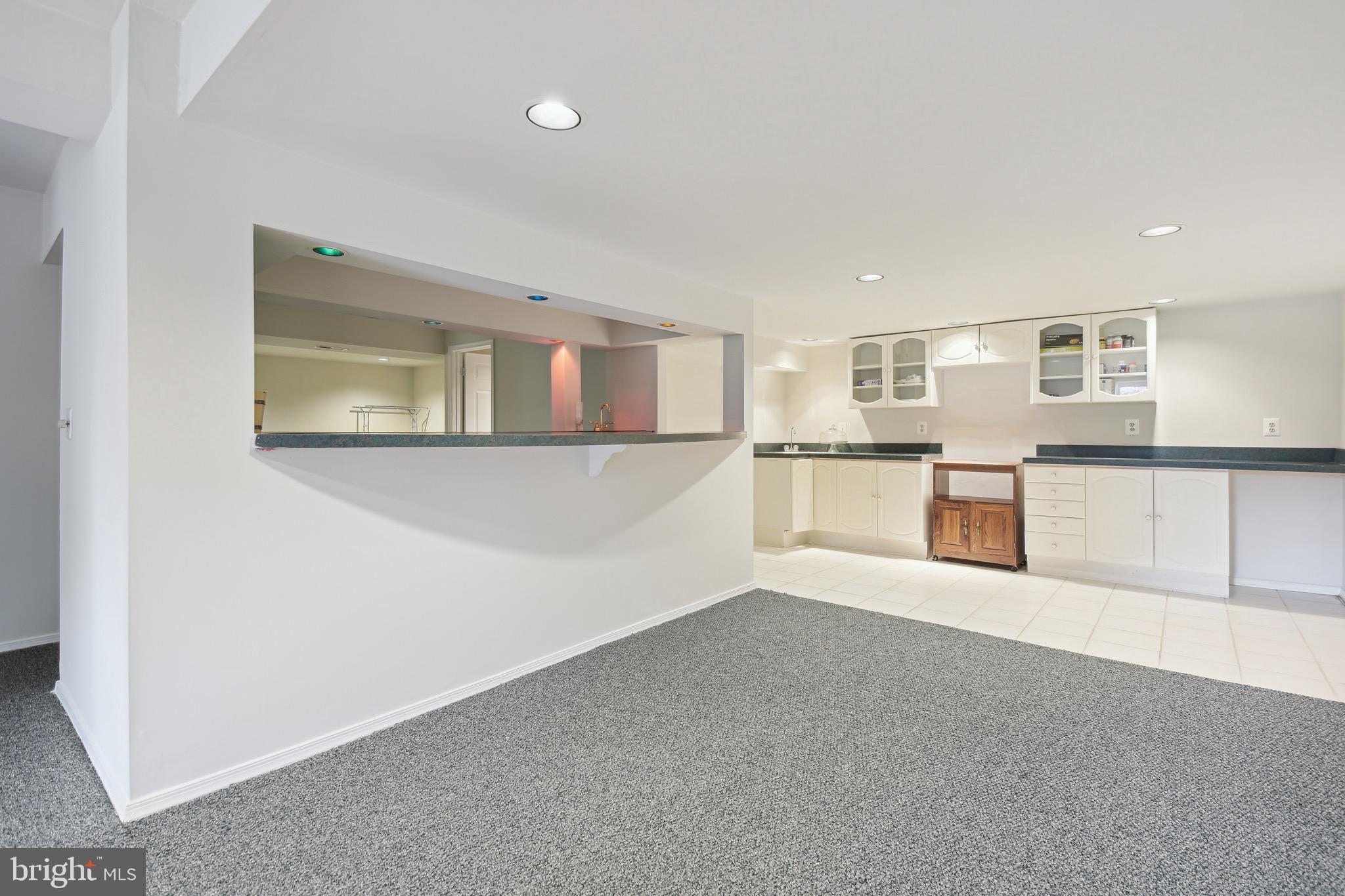 HUNTING HILLS WOODS - Residential