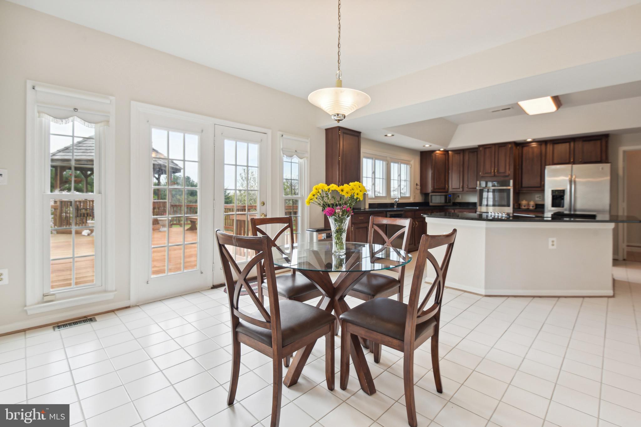 HUNTING HILLS WOODS - Residential