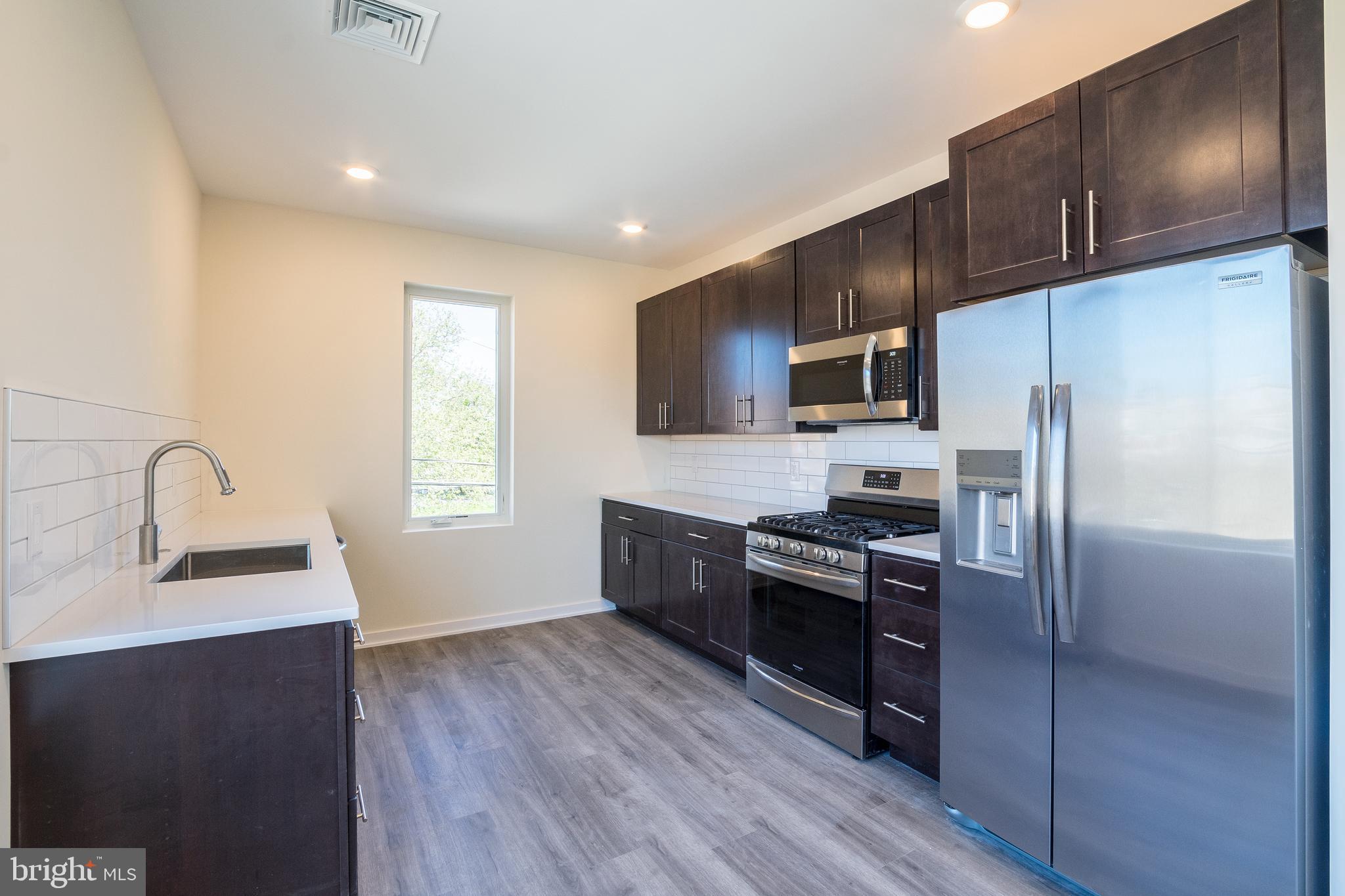 POINT BREEZE - Residential Lease