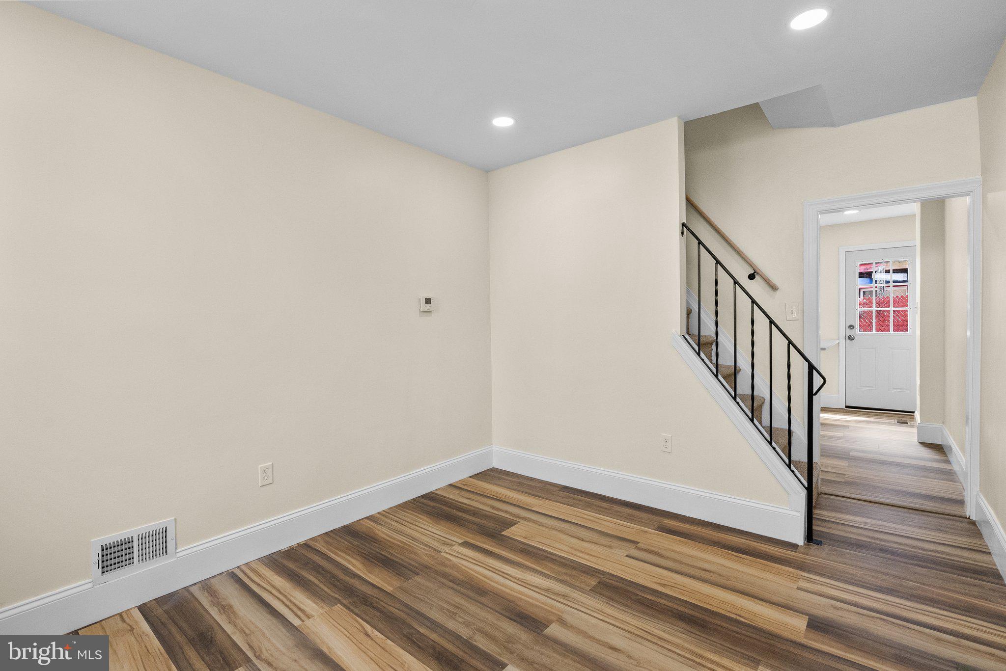 1611 N CADWALLADER STREET