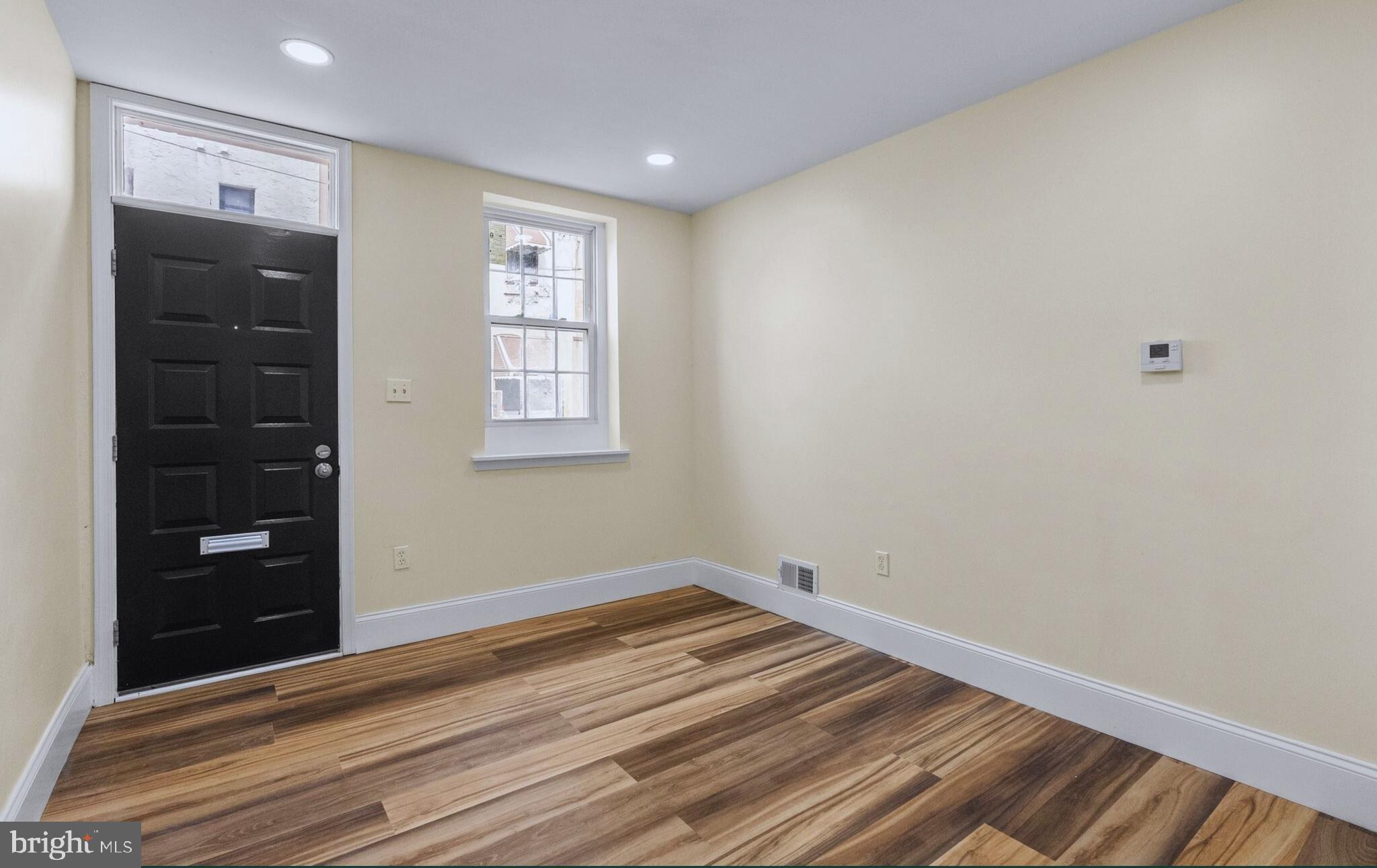 1611 N CADWALLADER STREET