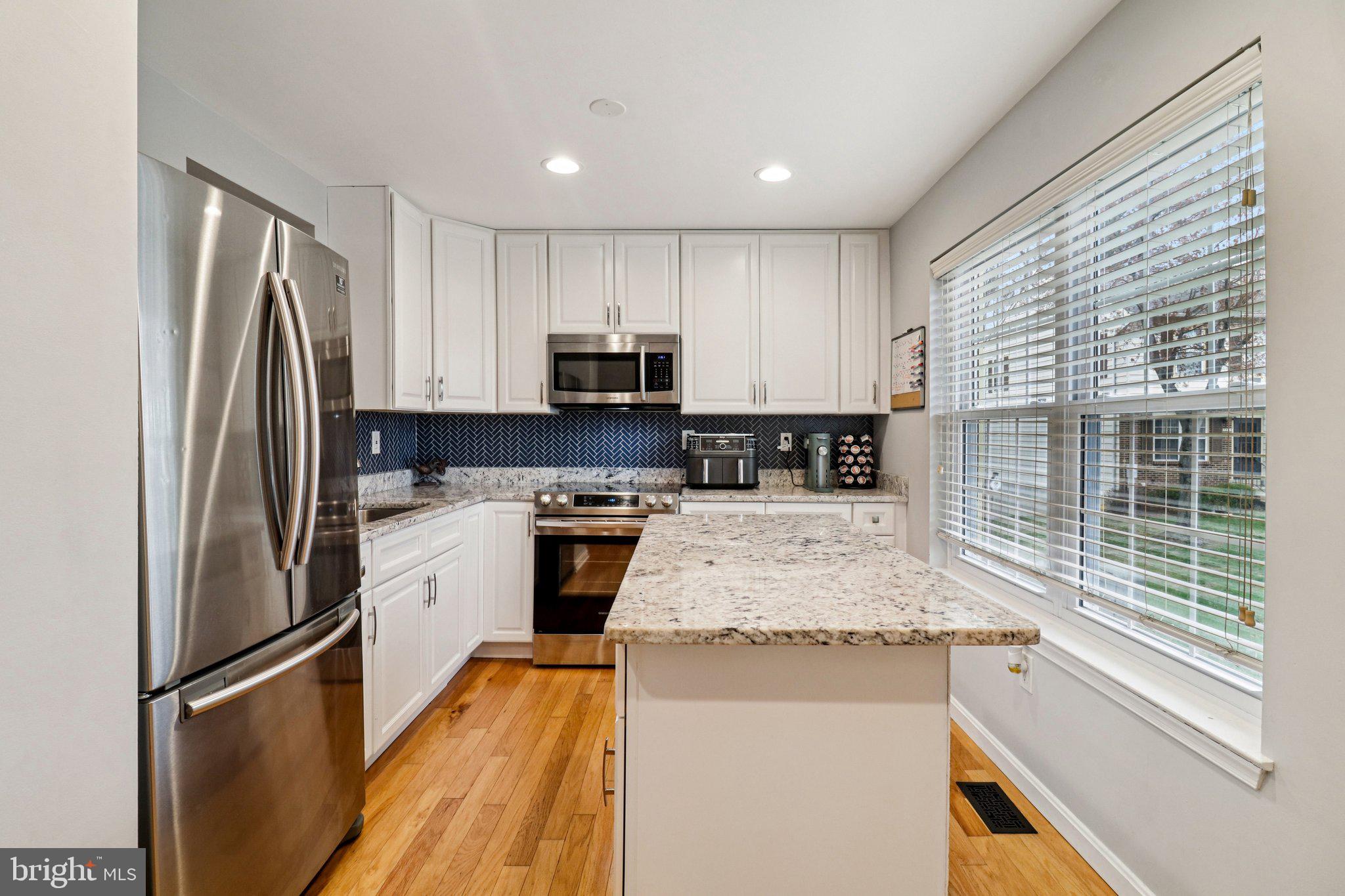 GREEN OAK TOWNES - Residential