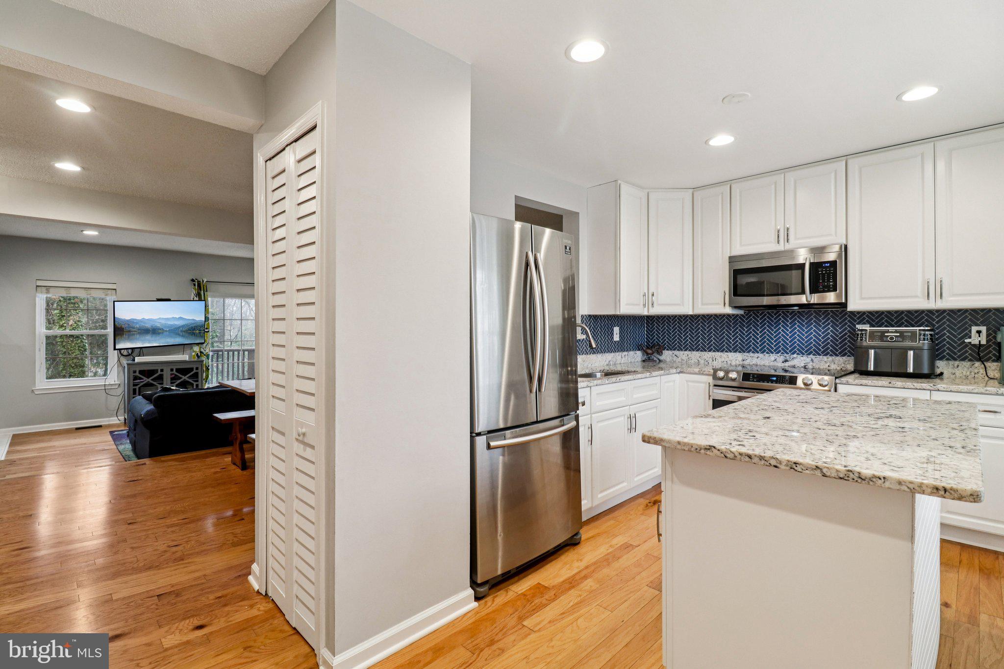 GREEN OAK TOWNES - Residential